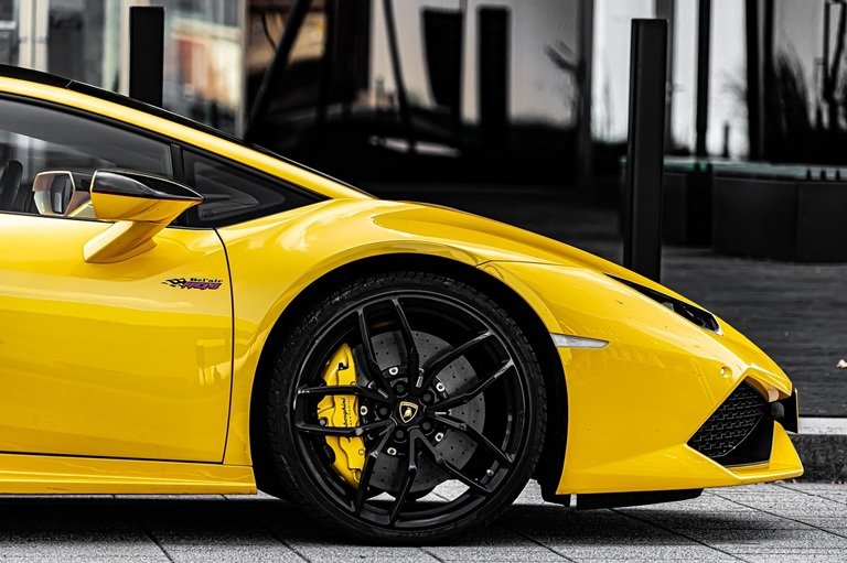 Exotic Car Facilities in Miami