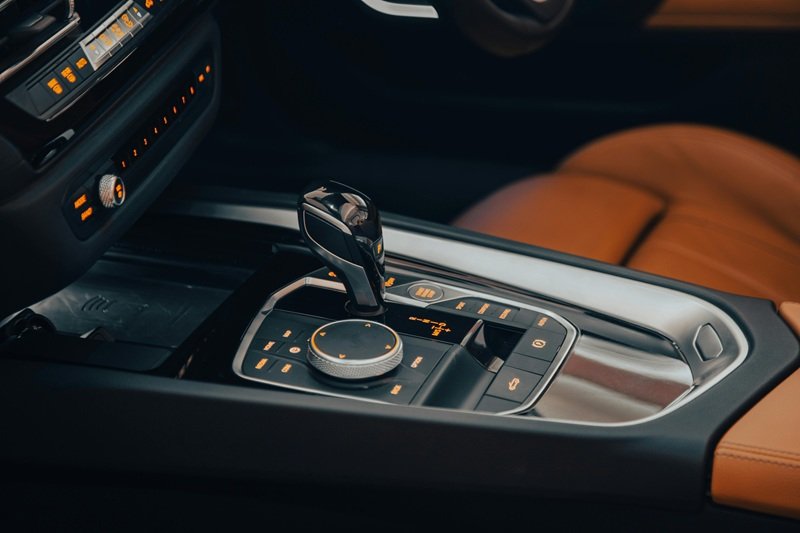 Luxury Car Leather and Upholstery Restoration in Mimai